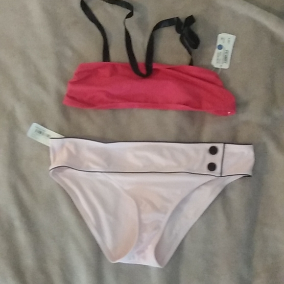 Bathing suits from ex sml, to ex lrg,, blouses, pants both from ex sml to ex lrg - Picture 7 of 16